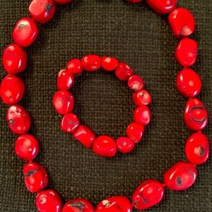 Set of natural coral necklace and bracelet